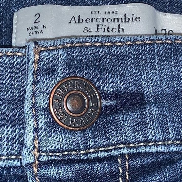 Abercrombie & Fitch distressed denim short size 2 / 26 - Picture 8 of 8